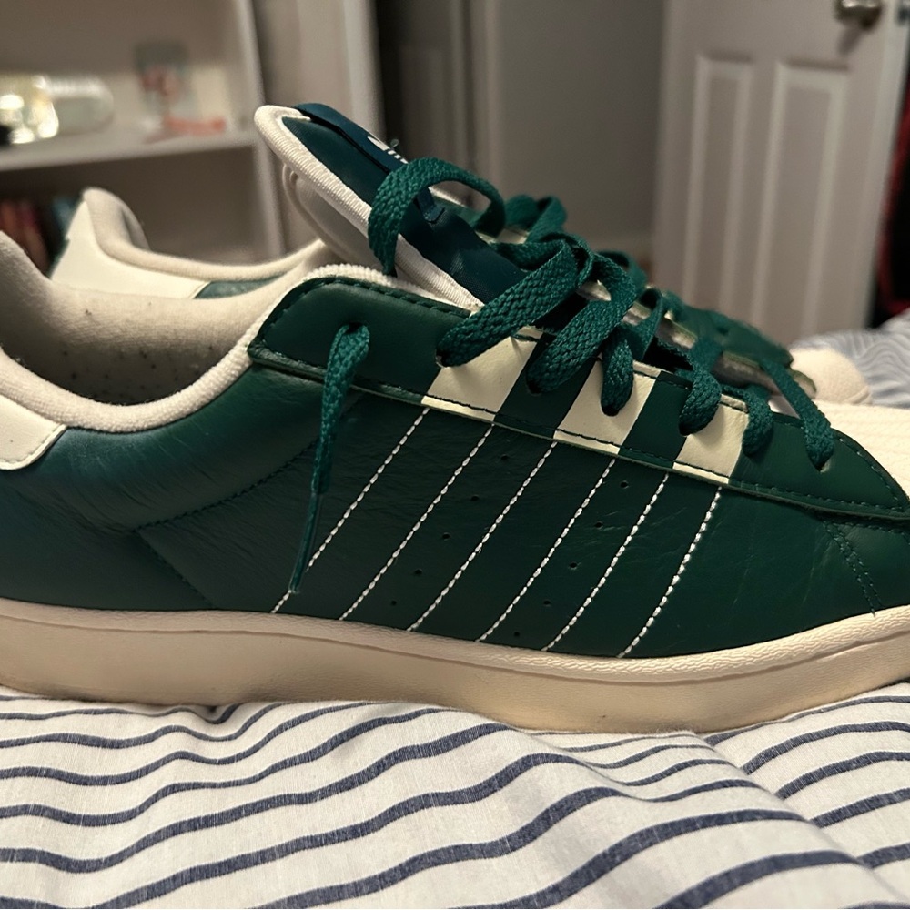 adidas Dark green superstars men’s shoes - Picture 2 of 6
